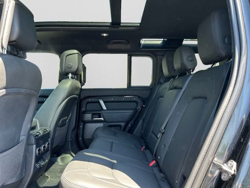 Used 2024 Land Rover Defender 110 V8 AWD/4WD image 18