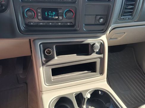 Used 2006 Chevrolet Avalanche Z71 w/ Sun And Sound Package AWD/4WD image 8