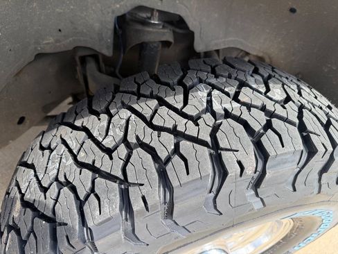 Used 2006 Chevrolet Silverado 2500 LT w/ Heavy-Duty Power Package image 24