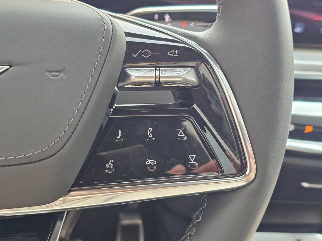 New 2026 Cadillac Lyriq V AWD/4WD image 25