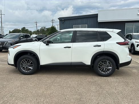 New 2026 Nissan Rogue S image 5