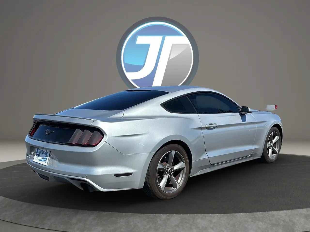 Used 2015 Ford Mustang Coupe RWD image 9