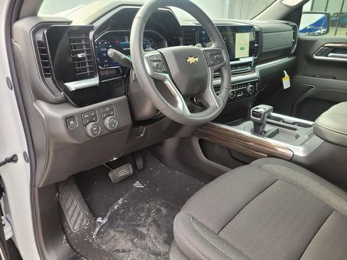 New 2026 Chevrolet Silverado 1500 LT w/ Z71 Off-Road Package image 11