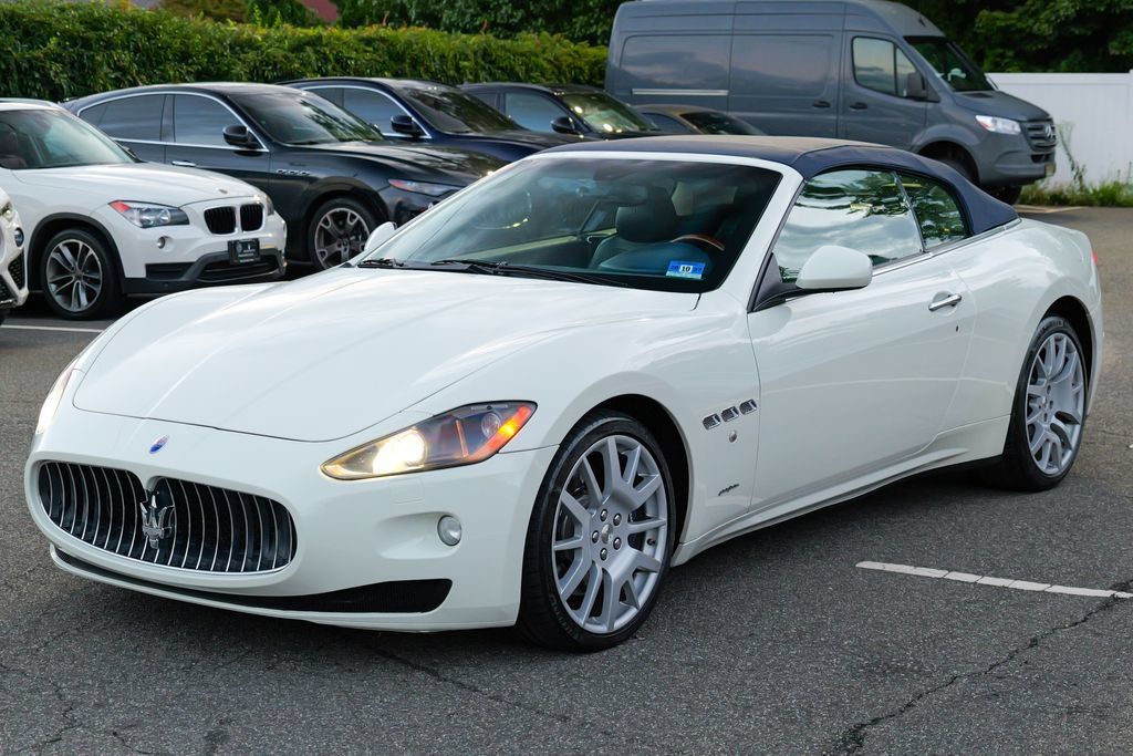 Used 2012 Maserati GranTurismo Convertible RWD image 3