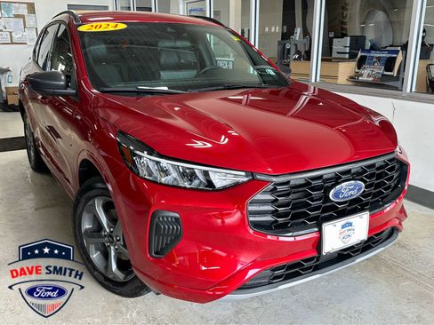 Used 2024 Ford Escape ST-Line w/ Tech Pack #1 AWD/4WD image 2