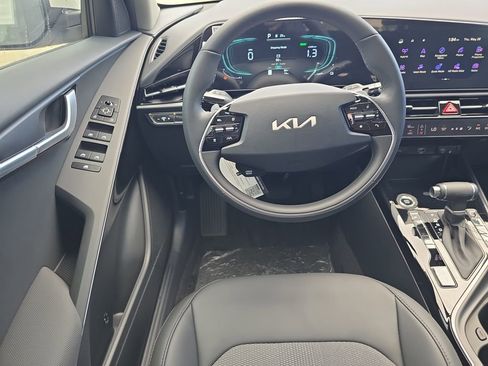 New 2026 Kia Niro EX FWD image 13
