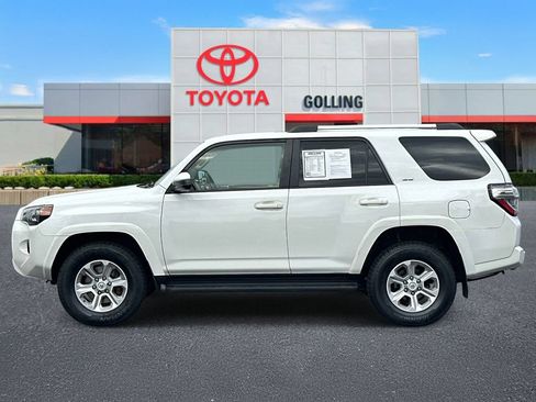 Used 2021 Toyota 4Runner SR5 AWD/4WD image 2