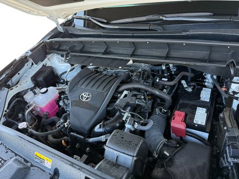 Used 2024 Toyota Highlander XSE AWD/4WD image 13
