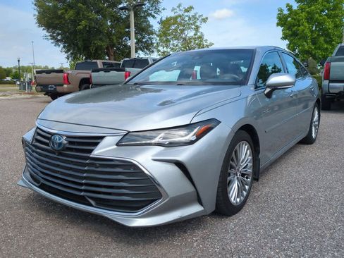 Used 2020 Toyota Avalon Limited w/ Advanced Safety Package FWD image 2