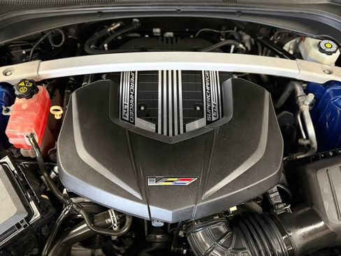 Used 2019 Cadillac CTS V w/ Luxury Package RWD image 9