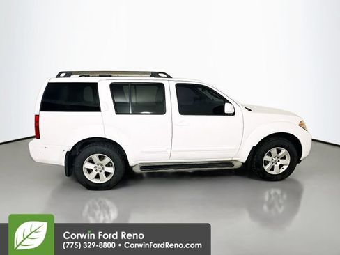 Used 2011 Nissan Pathfinder SV AWD/4WD image 8