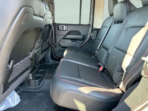 New 2026 Jeep Wrangler Unlimited Rubicon w/ Technology Group AWD/4WD image 15