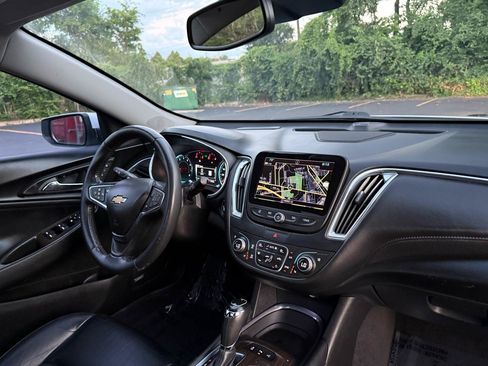Used 2017 Chevrolet Malibu Premier w/ Premier Sun and Wheel Package FWD image 18
