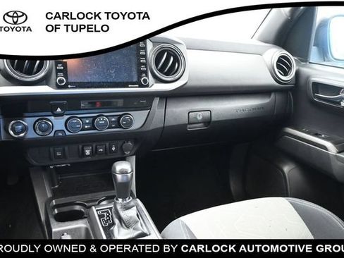 Used 2022 Toyota Tacoma TRD Sport AWD/4WD image 27
