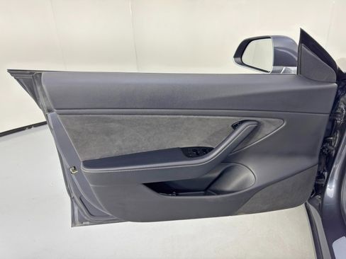 Used 2018 Tesla Model 3 Long Range image 41