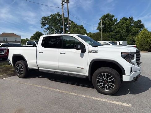 Used 2026 GMC Sierra 1500 AT4 w/ AT4 Premium Package AWD/4WD image 9