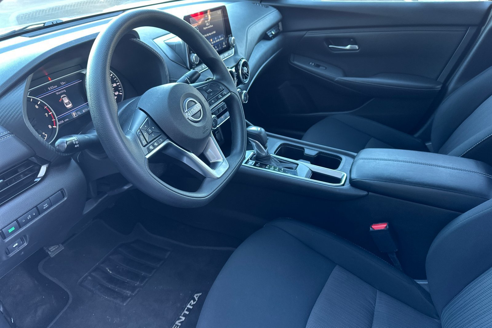 Used 2024 Nissan Sentra SV FWD image 11