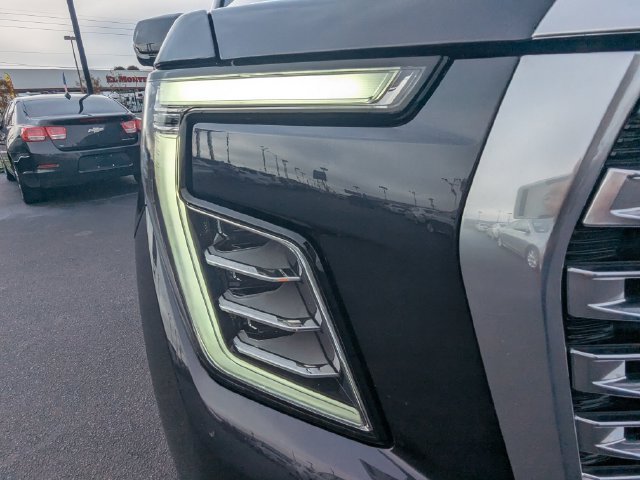 Used 2025 GMC Yukon Denali AWD/4WD image 10