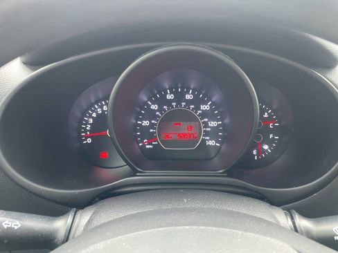 Used 2016 Kia Soul Base 4dr Crossover 6M image 18