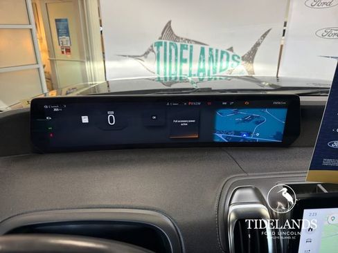 Certified 2025 Ford Expedition Platinum AWD/4WD image 19