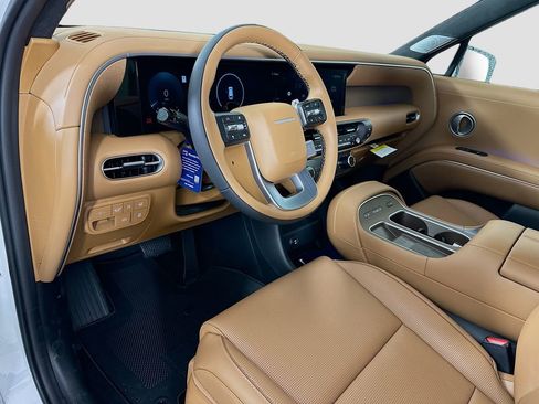 Certified 2026 Hyundai Palisade Calligraphy FWD image 9