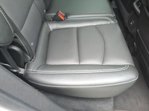 Used 2024 GMC Terrain SLT image 20