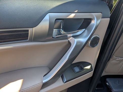 Used 2022 Lexus GX 460 Premium image 28