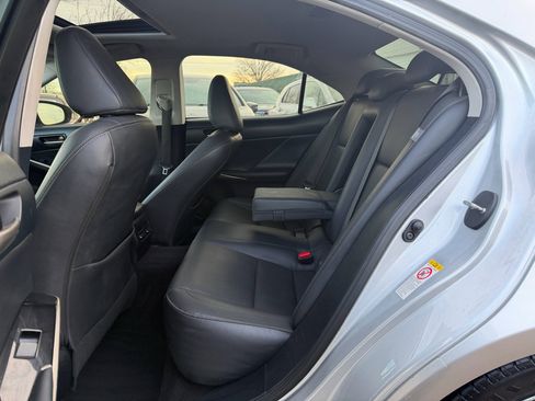 Used 2018 Lexus IS 300 image 51