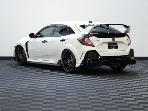 Used 2018 Honda Civic Type R image 8