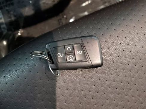 Used 2021 Volkswagen Jetta SE w/ SE Cold Weather Package FWD image 29