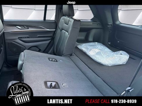 New 2025 Jeep Grand Cherokee Limited image 12