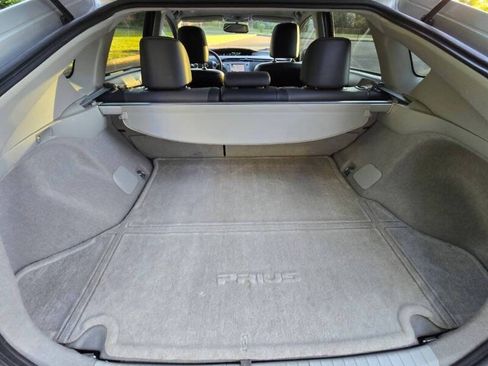 Used 2012 Toyota Prius Four w/ Deluxe Solar Roof Pkg FWD image 18