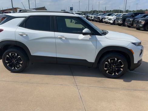 Used 2022 Chevrolet TrailBlazer LT AWD/4WD image 2
