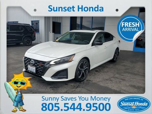 Used 2023 Nissan Altima 2.5 SR w/ SR Premium Package image 6