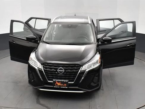 Used 2024 Nissan Kicks SV FWD image 10