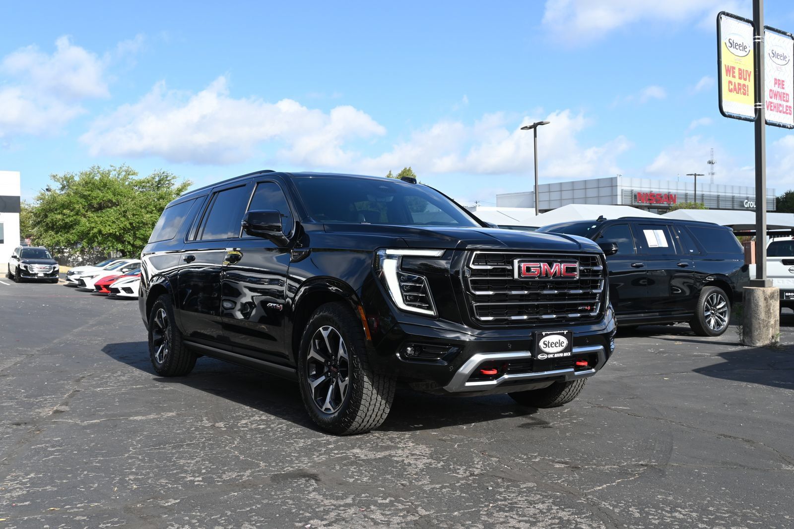 Used 2026 GMC Yukon XL AT4 Ultimate AWD/4WD image 3