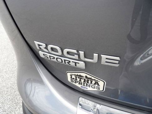 Used 2022 Nissan Rogue Sport SV FWD image 14