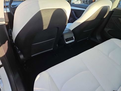 Used 2023 Tesla Model 3 Standard Range image 18