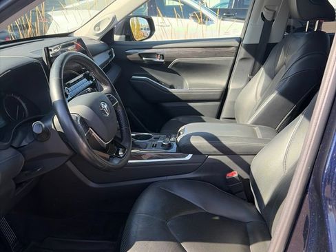 Used 2020 Toyota Highlander Limited AWD/4WD image 9
