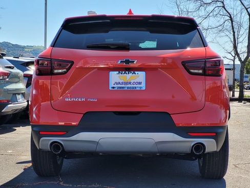 Used 2025 Chevrolet Blazer LT AWD/4WD image 6