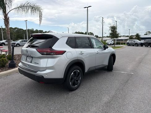 Certified 2024 Nissan Rogue SV AWD/4WD image 13
