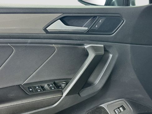 Used 2024 Volkswagen Tiguan SE FWD image 24