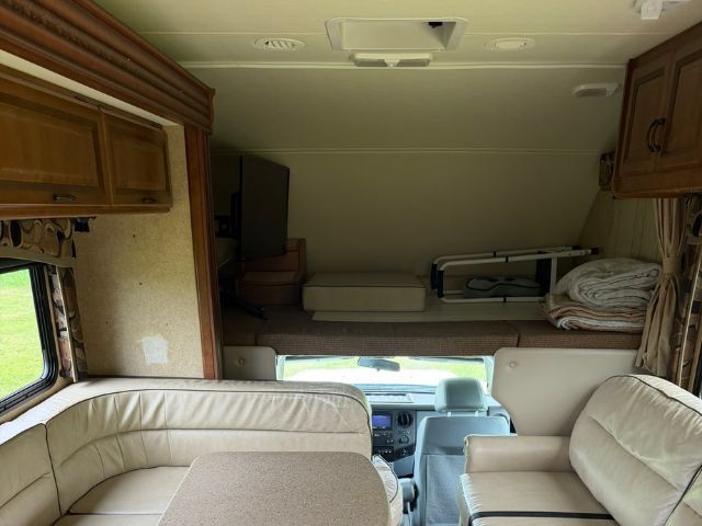 Used 2013 Ford F550 Luxury w/ Payload Upgrade Pkg RWD image 8