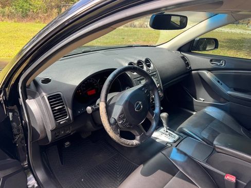 Used 2010 Nissan Altima 2.5 SL w/ Technology Pkg FWD image 11