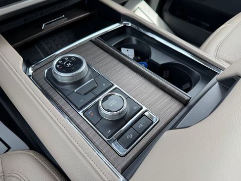 Used 2024 Ford Expedition Max Limited image 26