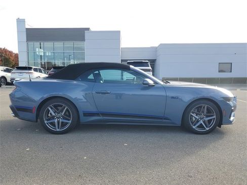 Used 2024 Ford Mustang GT Premium image 8