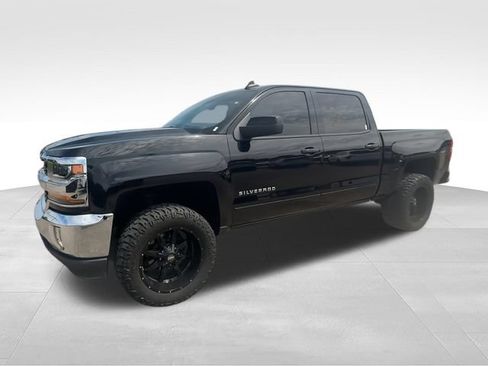 Used 2017 Chevrolet Silverado 1500 LT w/ All Star Edition AWD/4WD image 4