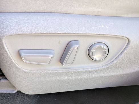 Used 2022 Toyota Highlander Platinum image 24