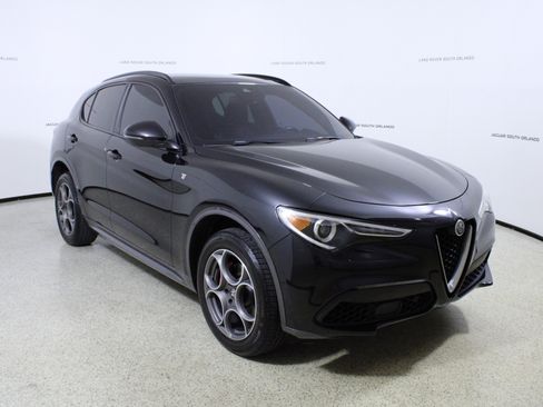 Used 2022 Alfa Romeo Stelvio Ti AWD/4WD image 3