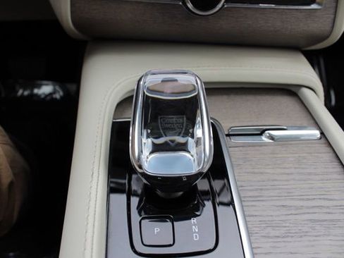 Certified 2023 Volvo XC90 B6 Ultimate w/ Protection Package AWD/4WD image 37